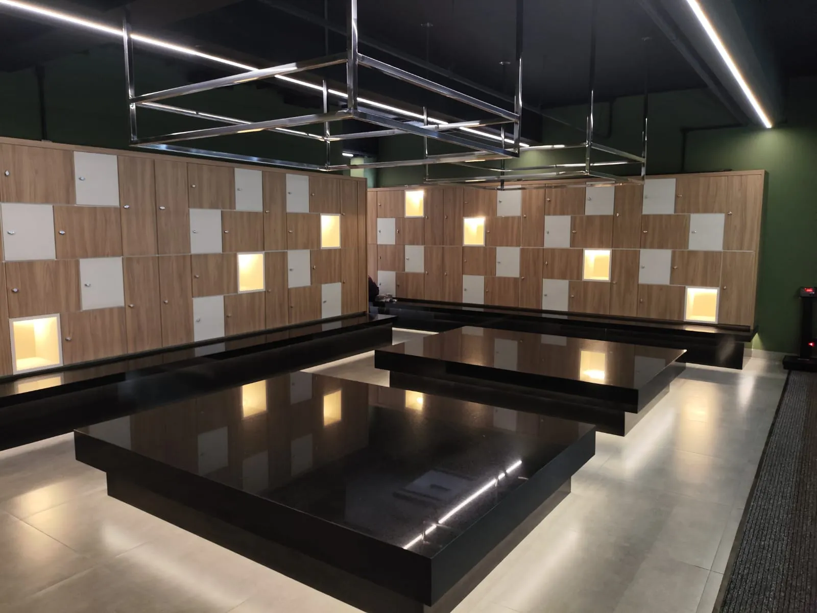 Academia Nitrogym — banheiro: móveis planejados executados pela HACHFOX em São Paulo, SP