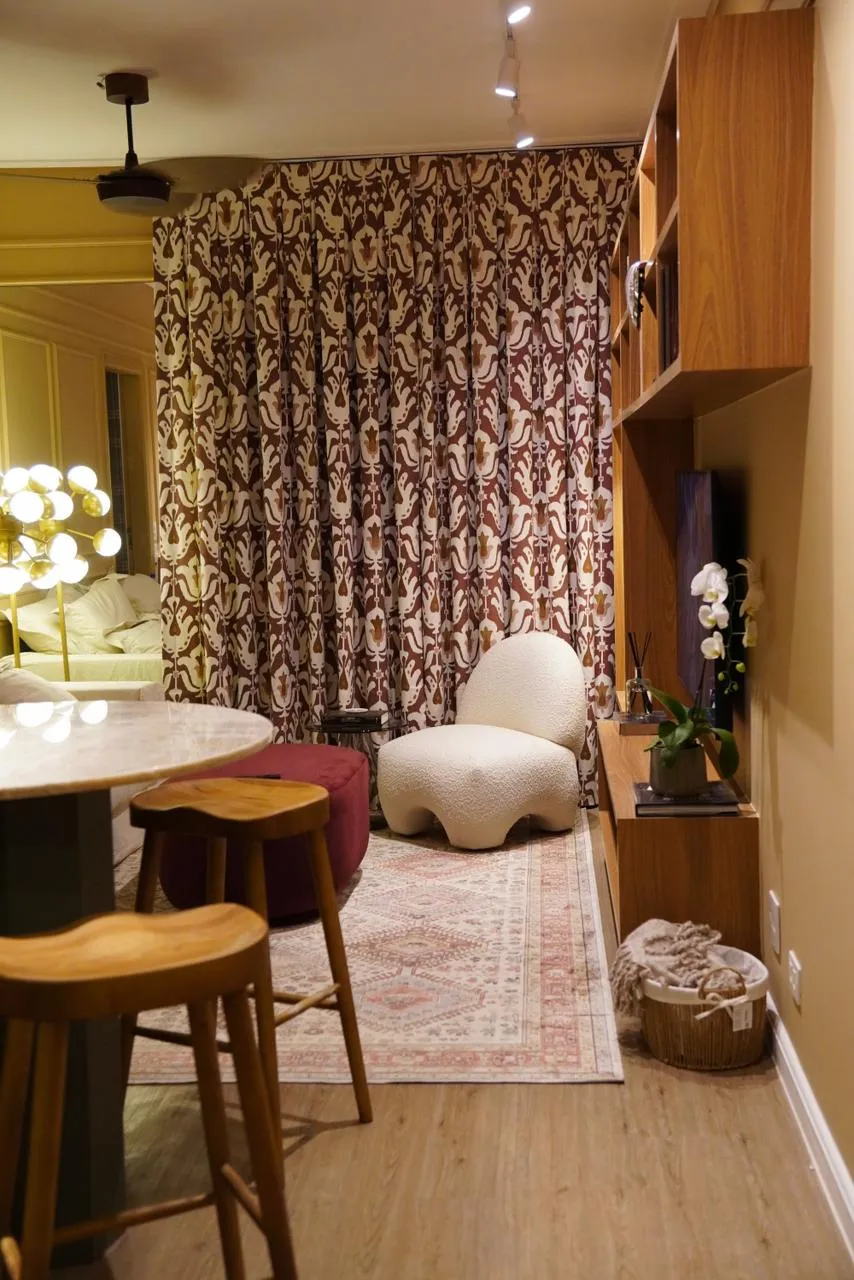 Sala de apartamento planejada: móveis planejados executados pela HACHFOX em São Paulo, SP