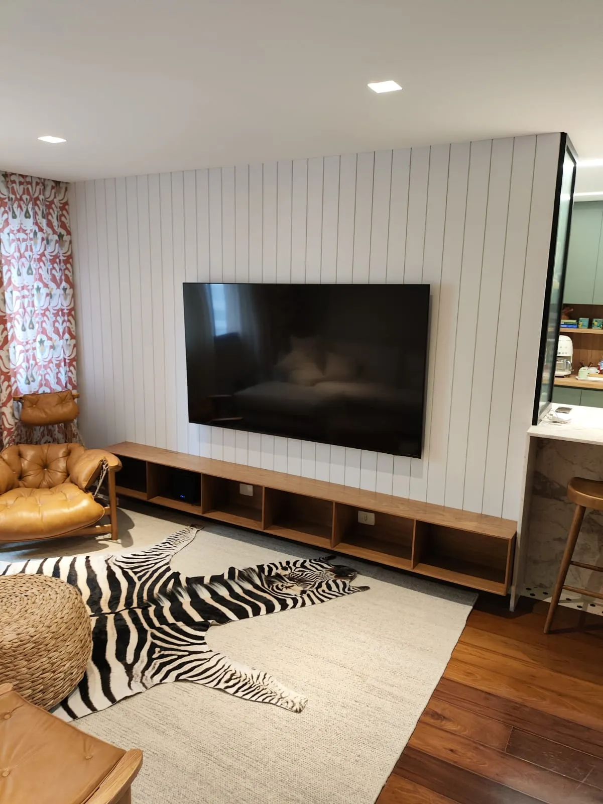 Home theater residencial: móveis planejados sob medida pela HACHFOX em São Paulo, SP