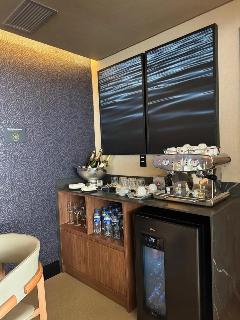 Sala VIP W Premium: detalhe 4 da marcenaria executada pela HACHFOX