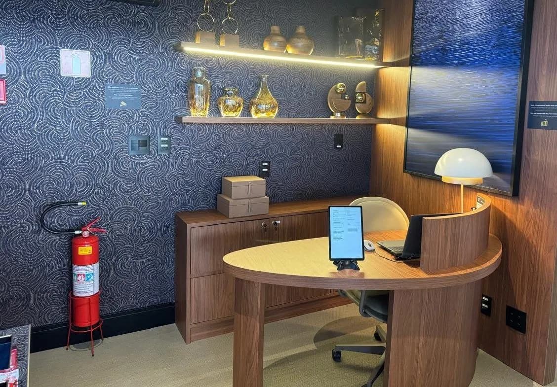 Sala VIP W Premium: detalhe 6 da marcenaria executada pela HACHFOX